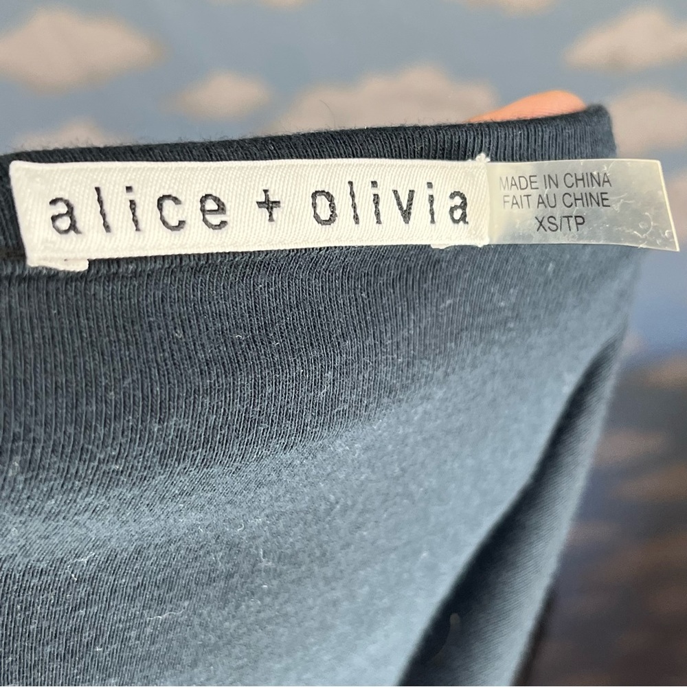 Alice + Olivia sleeveless fitted top with ruffled shoulders Black Size XS - Picture 6 of 8